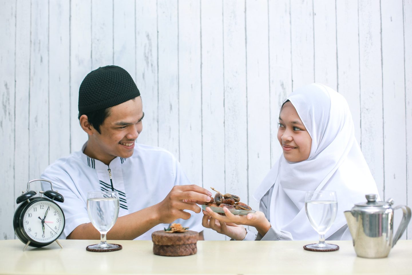 Young Muslim Couple Having Iftar