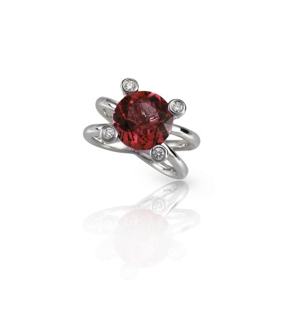 Red Ruby center stone diamond engagement wedding fashionring