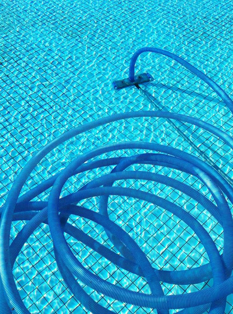 Cleaning tubes in a swimming pool